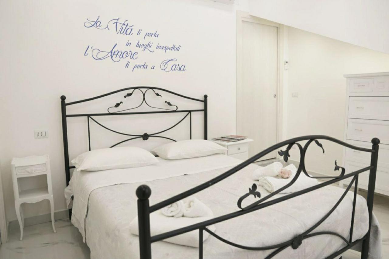 La Dukesca Chic Apartment เนเปิลส์ ภายนอก รูปภาพ