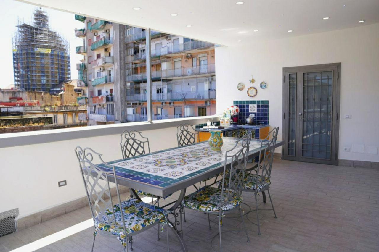 La Dukesca Chic Apartment เนเปิลส์ ภายนอก รูปภาพ