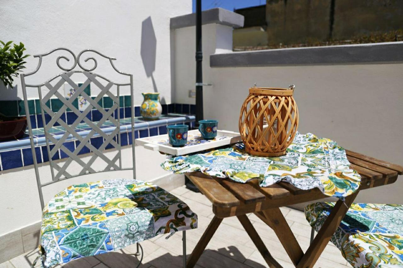 La Dukesca Chic Apartment เนเปิลส์ ภายนอก รูปภาพ