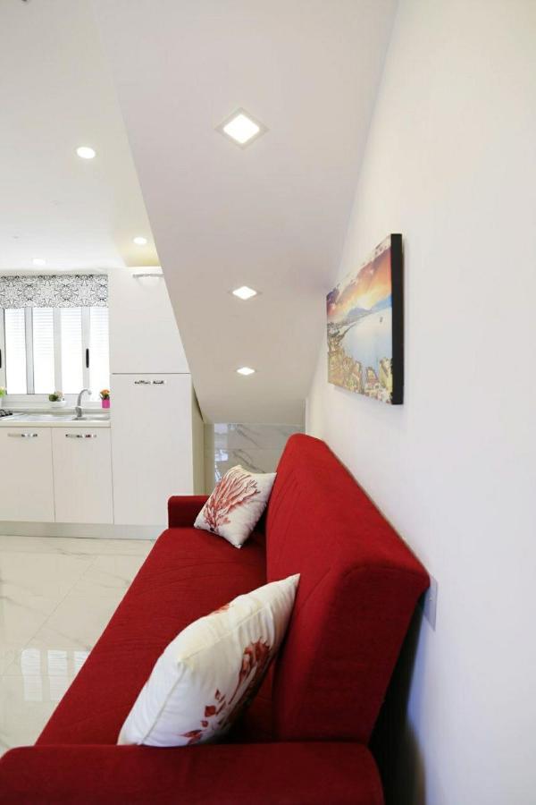 La Dukesca Chic Apartment เนเปิลส์ ภายนอก รูปภาพ